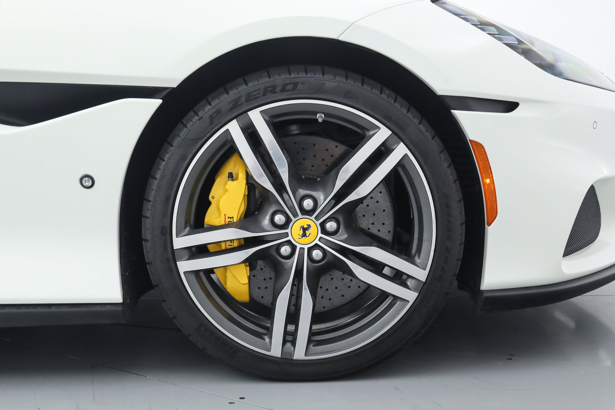 Certified 2023 Ferrari Portofino M RWD image 38