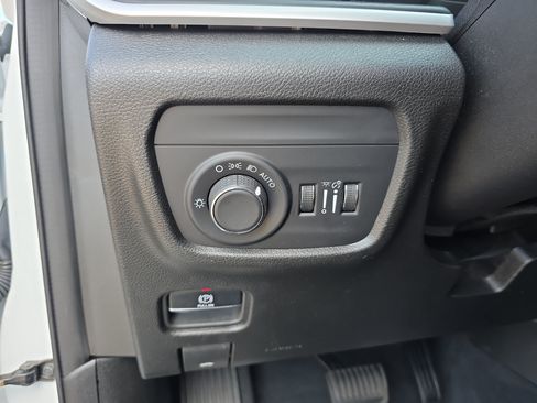 Certified 2023 Jeep Grand Cherokee L Laredo AWD/4WD image 24