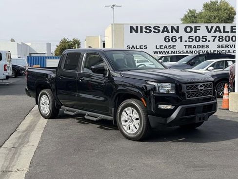 Certified 2022 Nissan Frontier SV RWD image 1