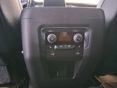 Used 2023 Chevrolet Suburban Z71 w/ Luxury Package image 20