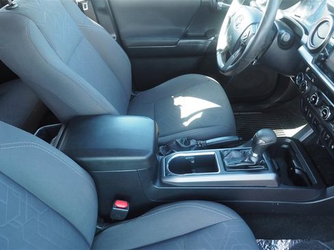 Used 2018 Toyota Tacoma TRD Off-Road w/ Technology Package image 22