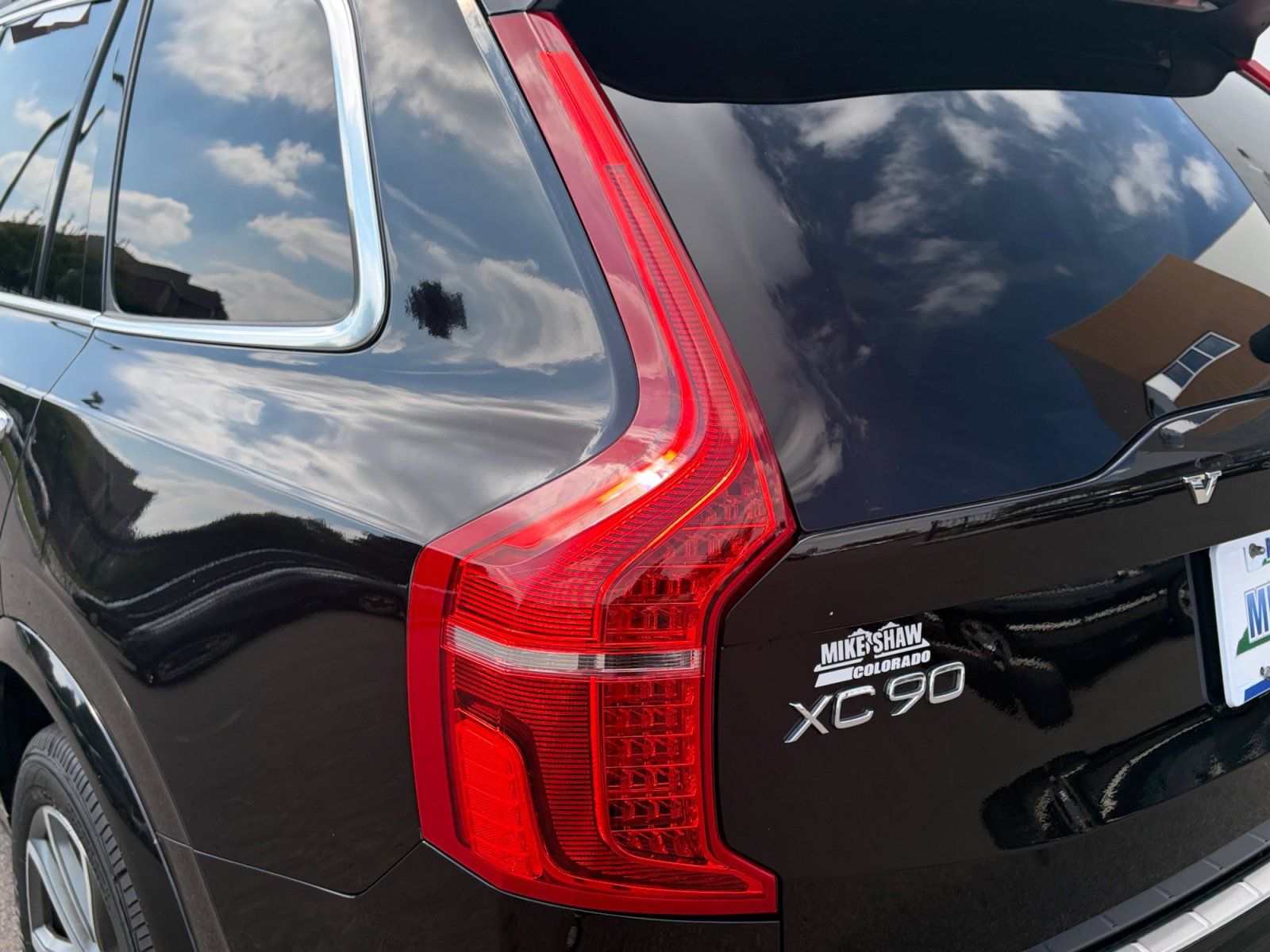 Used 2017 Volvo XC90 T6 Momentum w/ Vision Package AWD/4WD image 27