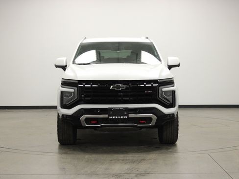 Used 2025 Chevrolet Suburban Z71 image 3