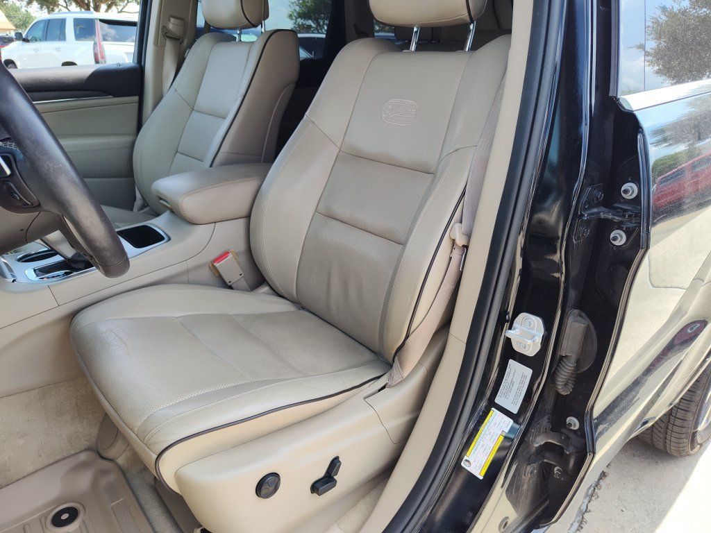 Used 2017 Jeep Grand Cherokee Overland RWD image 22