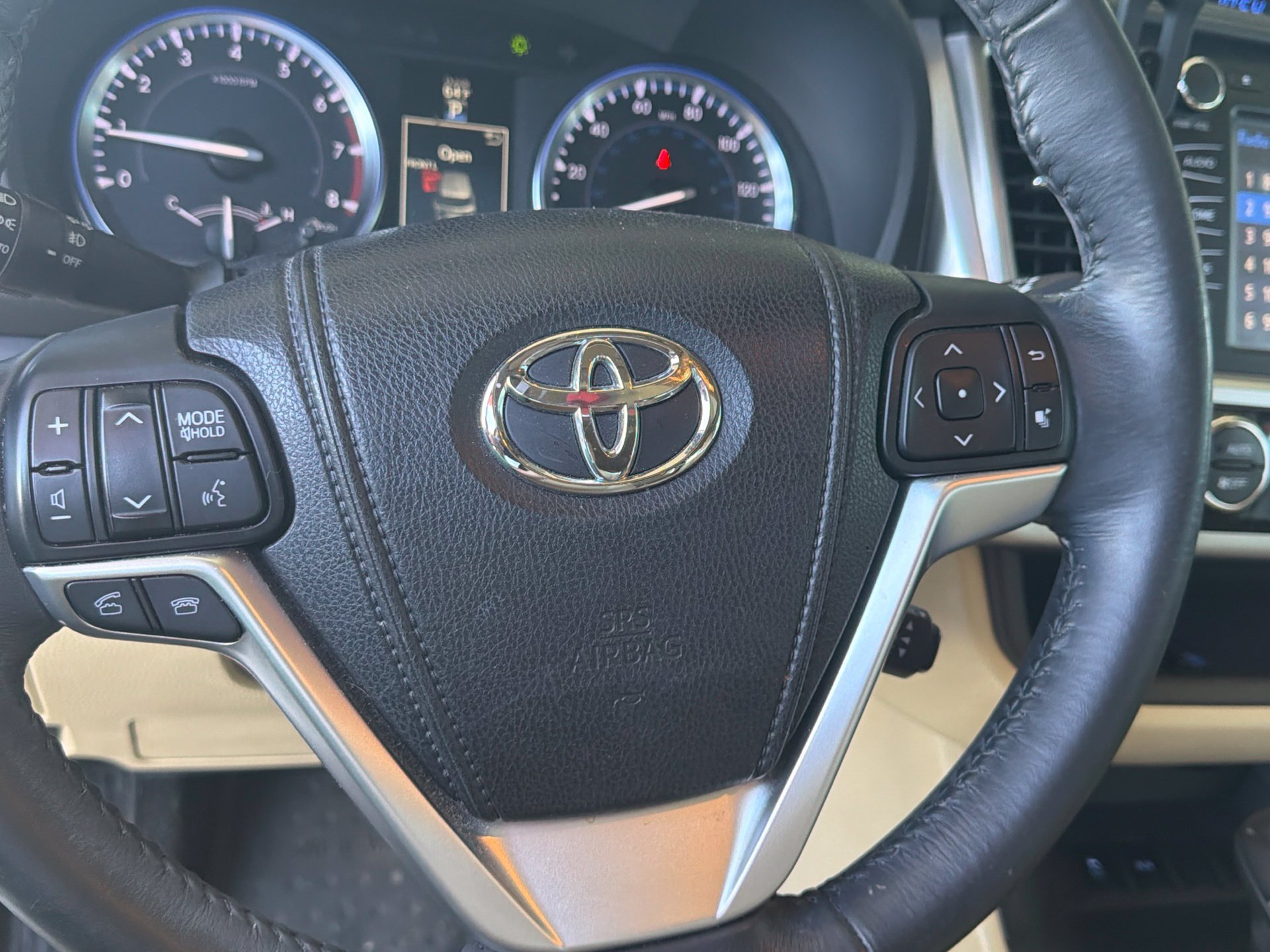 Used 2015 Toyota Highlander Limited FWD image 16
