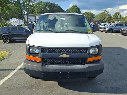 Used 2015 Chevrolet Express 2500 RWD image 2
