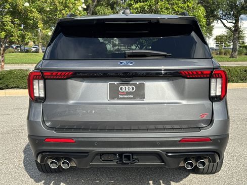 Used 2025 Ford Explorer ST AWD/4WD image 5
