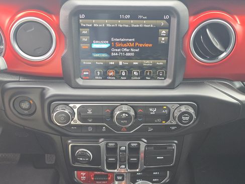 Used 2019 Jeep Wrangler Unlimited Rubicon AWD/4WD image 25