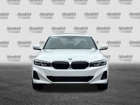 Used 2025 BMW 330i Sedan w/ Premium Package image 10