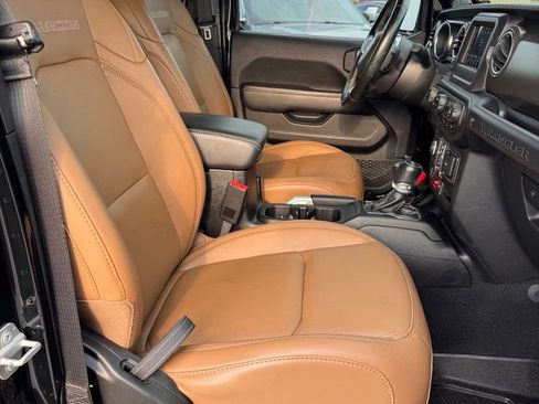 Used 2020 Jeep Wrangler Unlimited Rubicon w/ LED Lighting Group AWD/4WD image 11