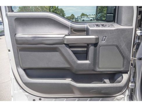 Used 2018 Ford F150 XLT w/ Equipment Group 302A Luxury AWD/4WD image 18