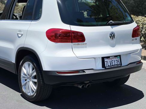 Used 2015 Volkswagen Tiguan SEL FWD image 56