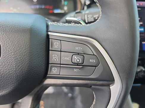 Used 2023 Jeep Grand Cherokee 4WD 4xe image 14