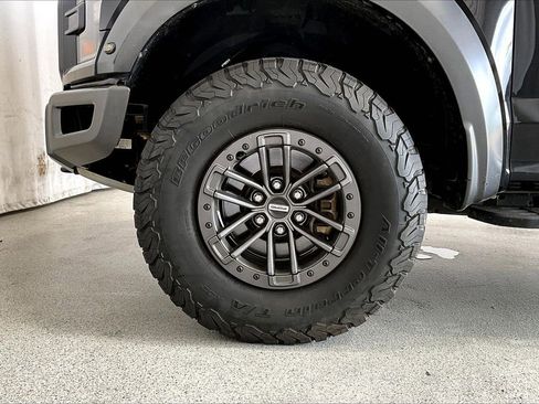 Used 2019 Ford F150 Raptor w/ Equipment Group 802A Luxury image 6