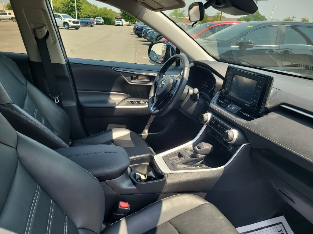 Used 2021 Toyota RAV4 XLE Premium FWD image 30