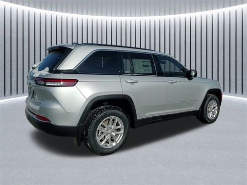 New 2025 Jeep Grand Cherokee Laredo X w/ Luxury Tech Group I image 7