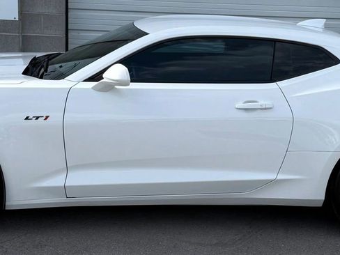 Used 2023 Chevrolet Camaro LT w/ Technology Package image 4