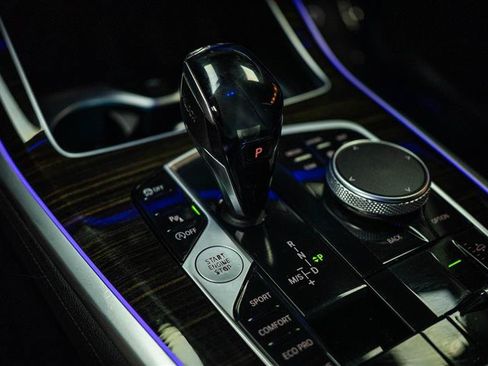 Used 2020 BMW X7 xDrive40i w/ Premium Package AWD/4WD image 22