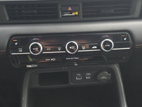 Used 2023 Honda Pilot Sport image 20