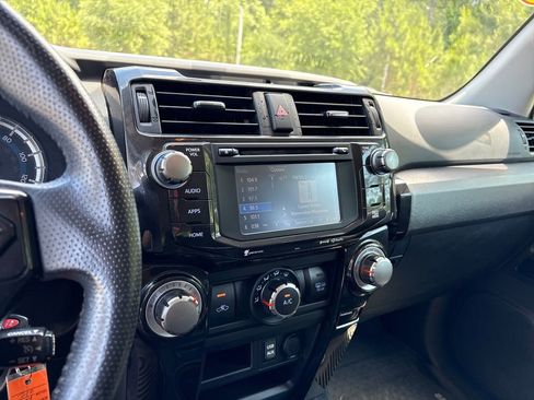 Used 2017 Toyota 4Runner TRD Off-Road AWD/4WD image 14