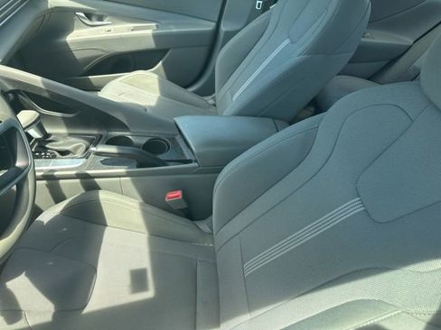 Certified 2024 Hyundai Elantra SE FWD image 6