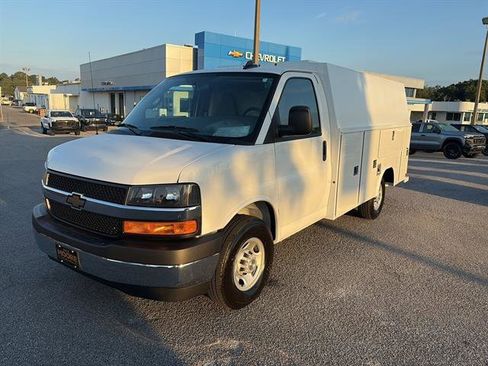 New 2025 Chevrolet Express 3500 w/ Power Convenience Package image 3