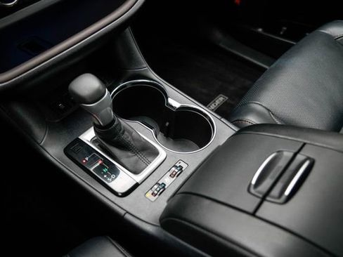 Used 2015 Toyota Highlander Limited image 24