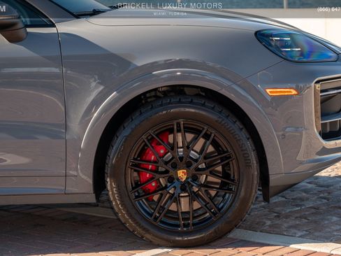 Used 2024 Porsche Cayenne S image 52