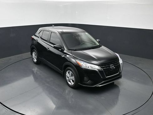 Used 2025 Nissan Kicks Play S FWD image 19