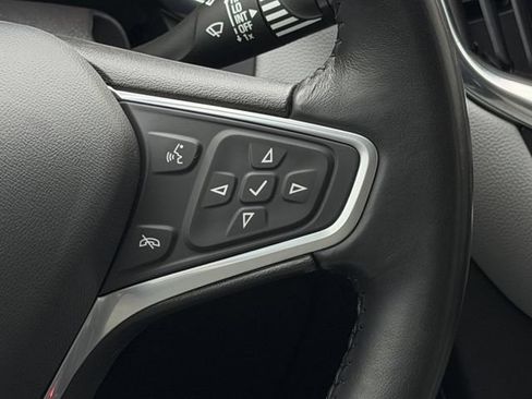 Used 2022 Chevrolet Equinox LT FWD image 16