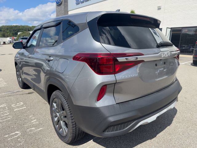 Used 2023 Kia Seltos LX AWD/4WD image 3