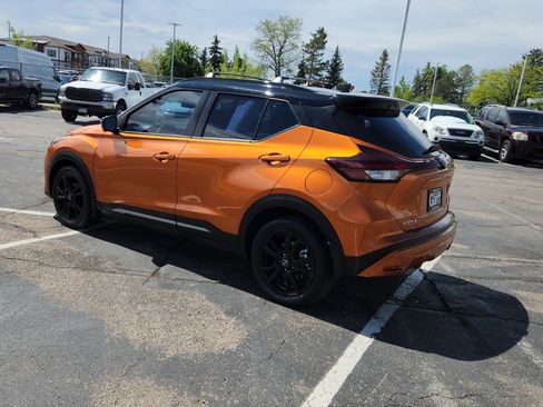 Used 2024 Nissan Kicks SR w/ SR Premium Package FWD image 9