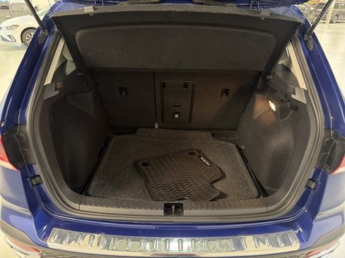 Certified 2023 Volkswagen Taos SE w/ Panoramic Sunroof Package FWD image 11