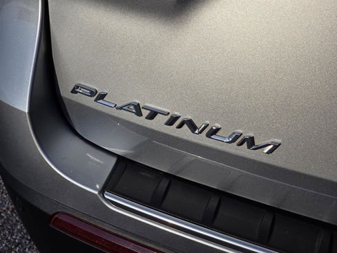 Used 2020 Ford Explorer Platinum w/ Premium Technology Package image 45