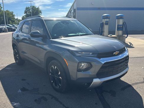 Used 2021 Chevrolet TrailBlazer LT w/ Premium Seating Package FWD image 7