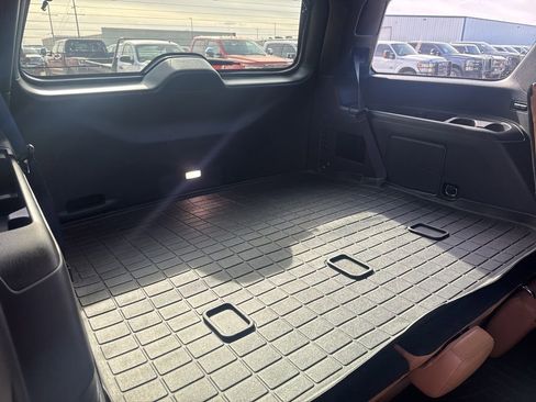 Used 2023 Ford Expedition Platinum image 42