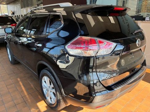 Used 2016 Nissan Rogue SV image 7