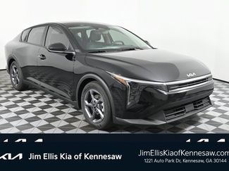 New 2025 Kia K4 LXS image 1