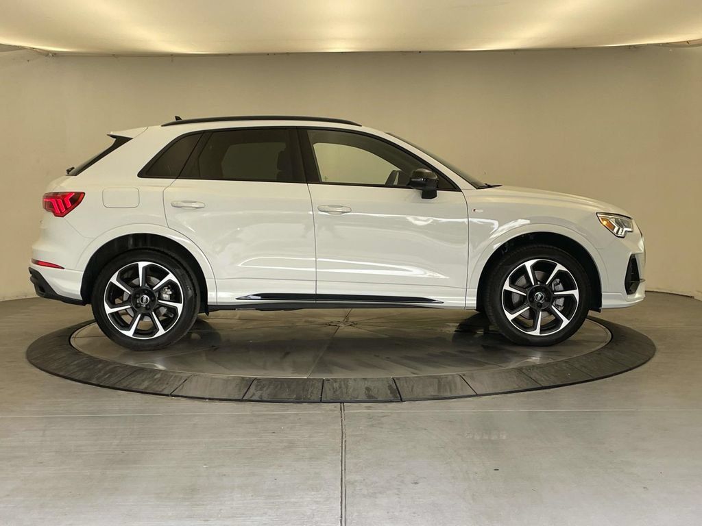 Used 2025 Audi Q3 2.0T Premium Plus w/ Premium Plus Package AWD/4WD image 8