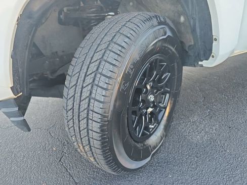 Used 2020 Toyota Tacoma SR5 image 32