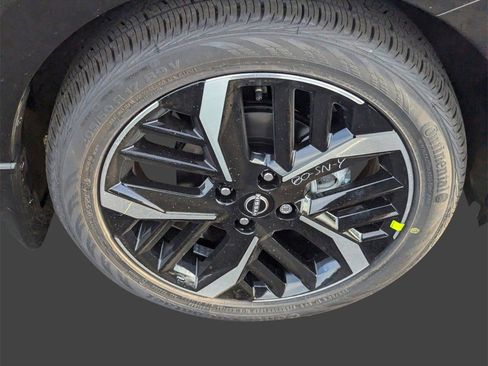 New 2025 Nissan Versa SR image 8