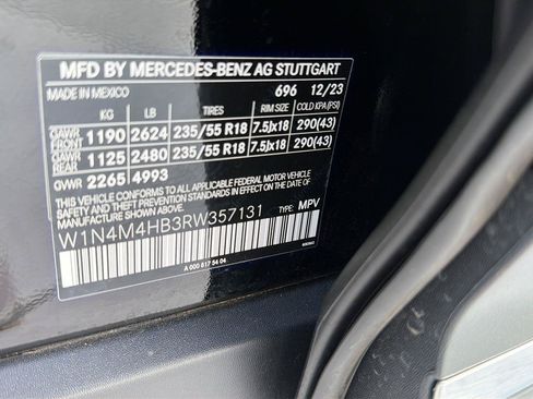 Used 2024 Mercedes-Benz GLB 250 4MATIC image 42