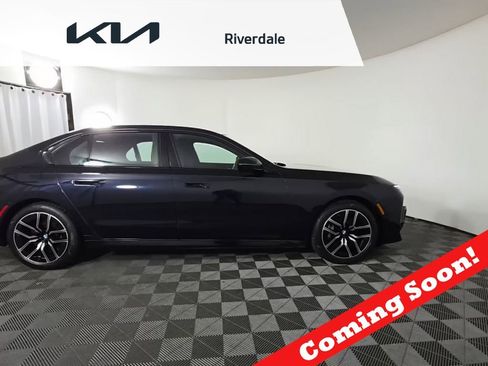 Used 2023 BMW 760i xDrive image 1