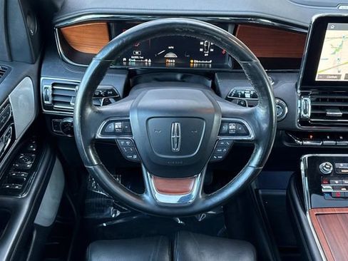 Used 2020 Lincoln Navigator L Reserve w/ Equipment Group 208A Reserve image 16