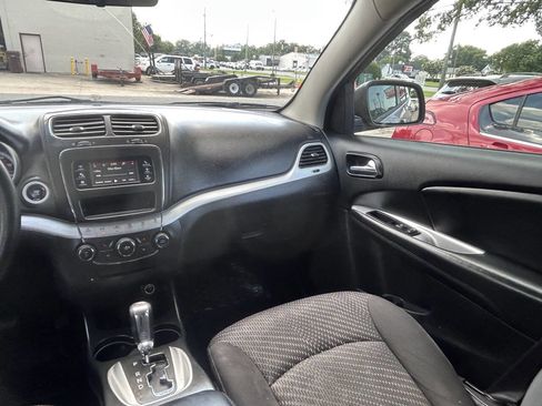 Used 2016 Dodge Journey SXT image 13