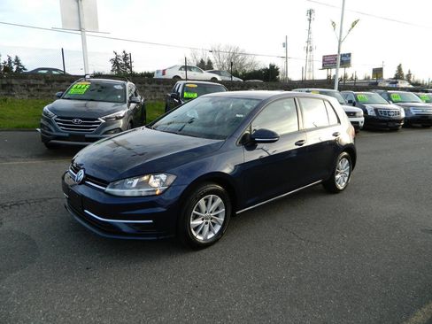 Used 2018 Volkswagen Golf S image 4