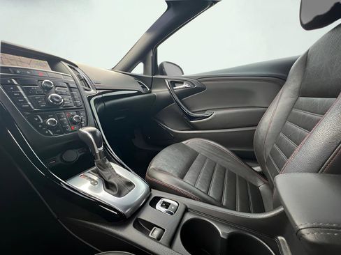 Used 2018 Buick Cascada Sport Touring w/ Dark Effects Package image 40