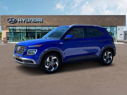 New 2025 Hyundai Venue Limited image 2