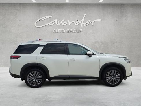 Used 2024 Nissan Pathfinder SL w/ SL Premium Package FWD image 17