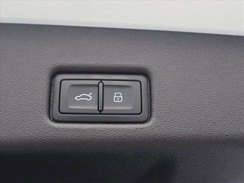 Used 2025 Audi Q5 Premium w/ Convenience Package AWD/4WD image 7
